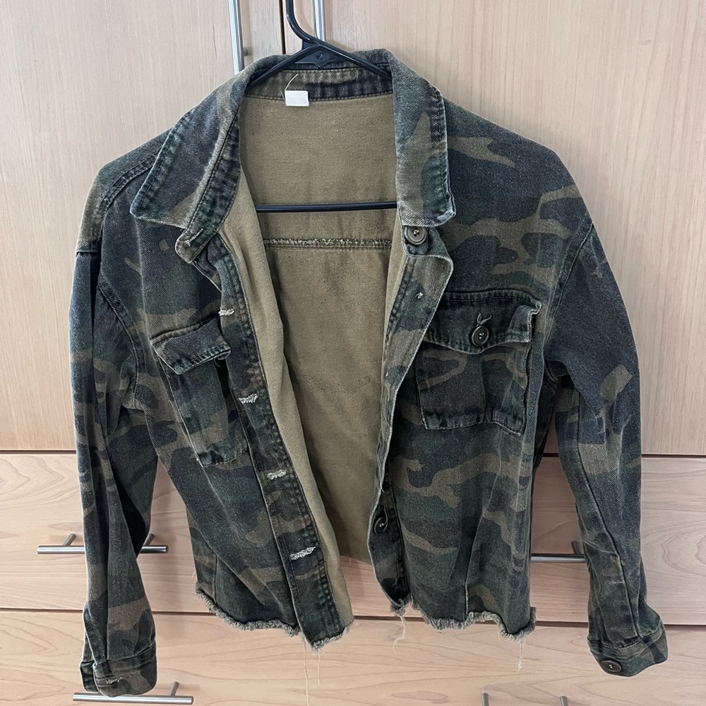 Cropped camo denim jacket